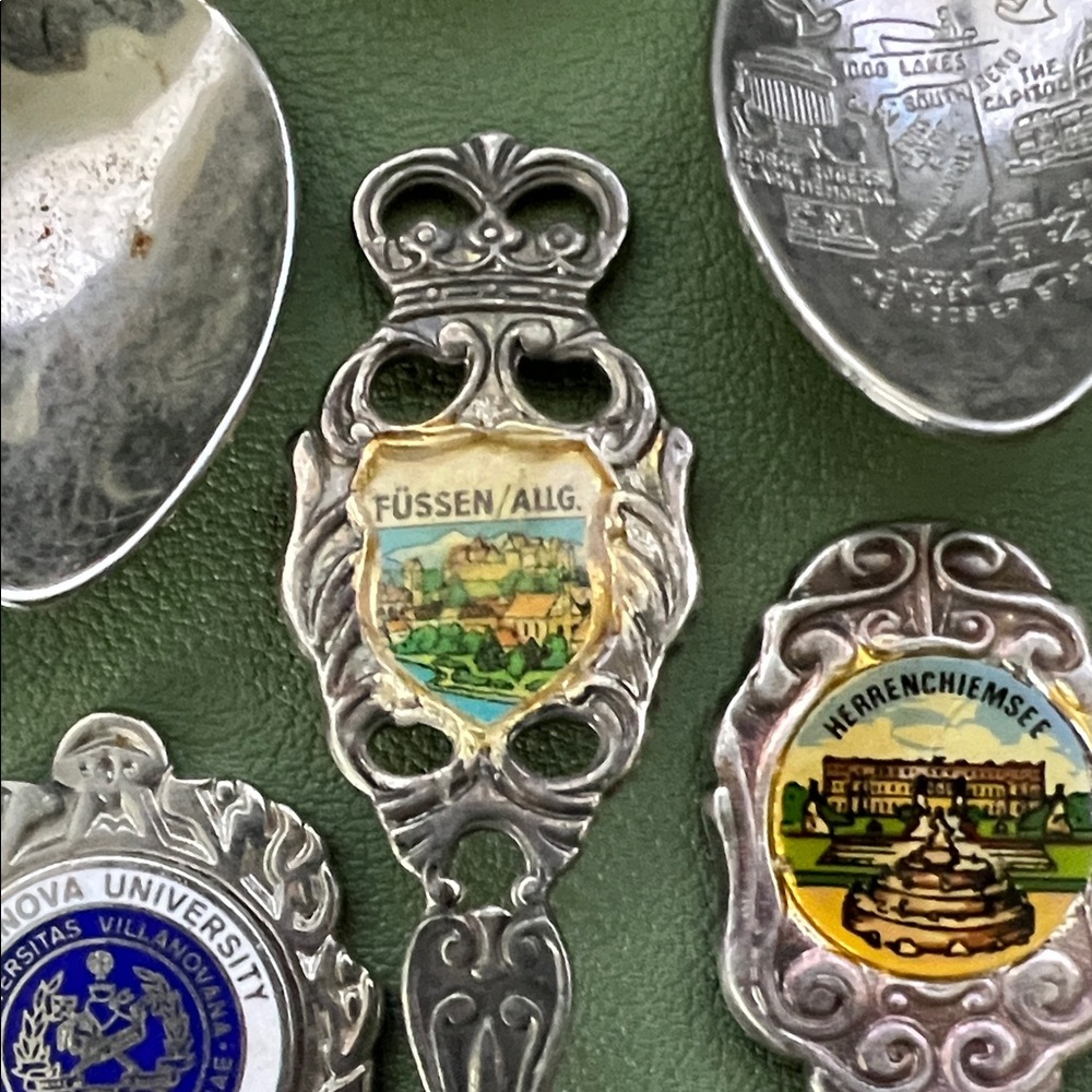 Collectable Spoon Lot of 15 - Vintage to Modern! - Picture 7 of 16